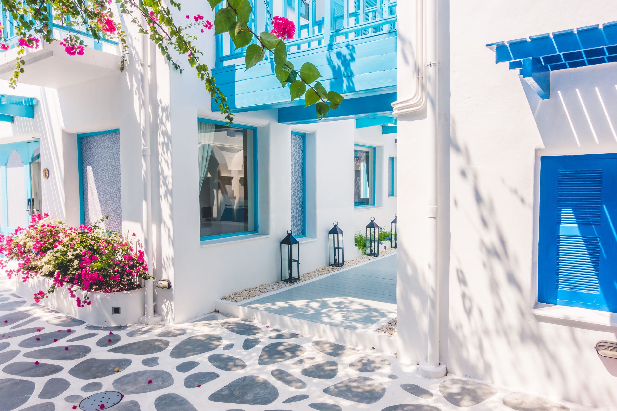 Beautiful,Architecture,Building,Exterior,With,Santorini,And,Greece,Style,-