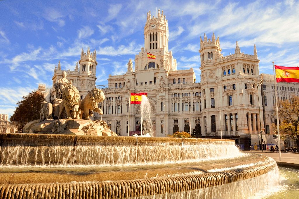 The,Famous,Cibeles,Fountain,In,Madrid,,Spain