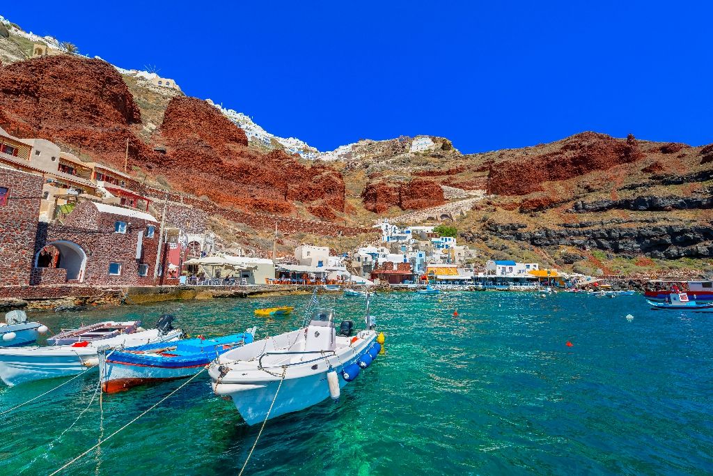 Greece,Santorini,Island,In,Cyclades,,Ammoudi,Village,With,Fishing,Boats