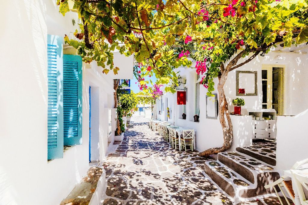 Beautiful,Street,On,Paros,Island,,Greece