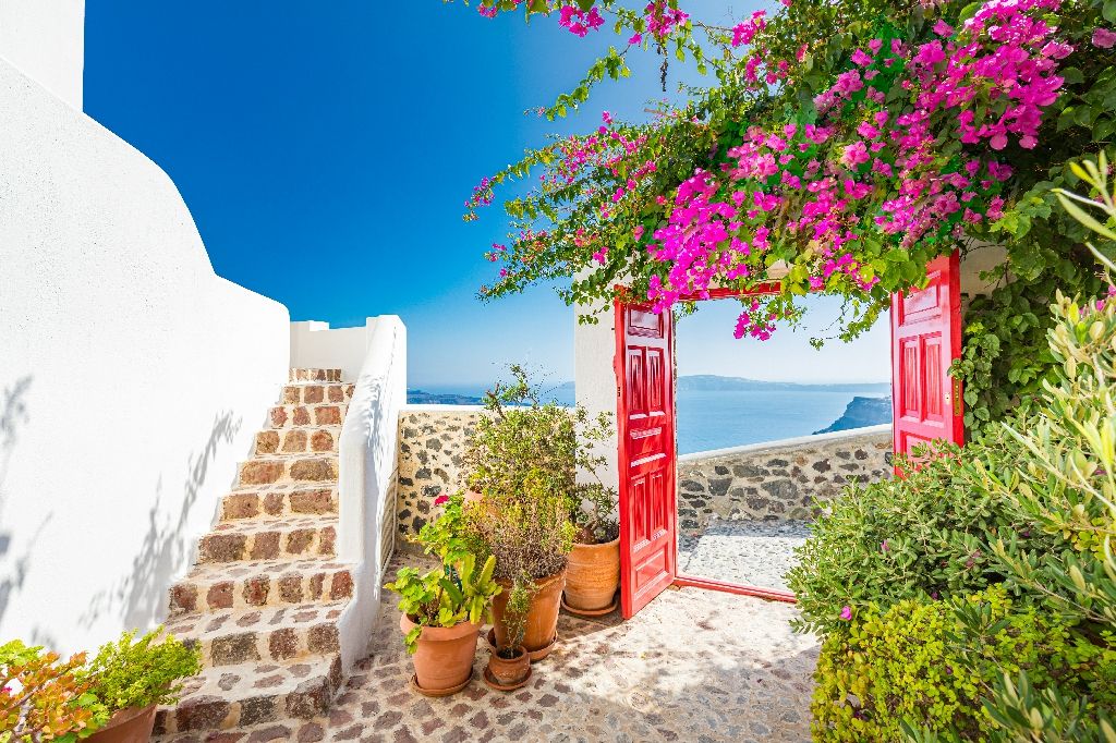 Fantastic,Summer,Vacation,Landscape.,Santorini,White,Architecture,With,Red,Gate