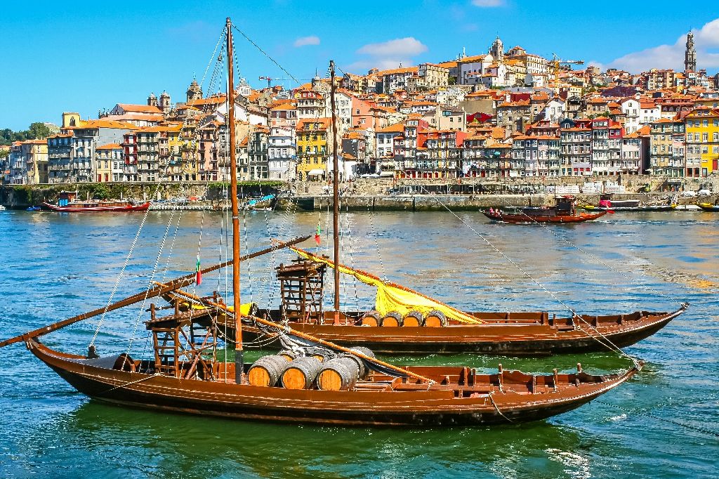 Cityscape,Of,The,City,Of,Porto,,Douro,River,With,Its