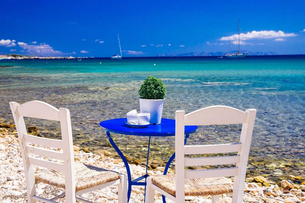 Cute,Little,Tavern,On,The,Sea,Coast,In,Paros,Island,