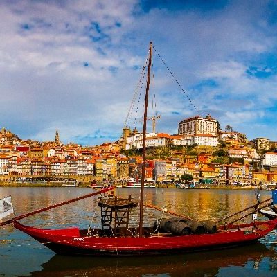 Douro,Rover,With,Wine,Boats,In,The,Tourist,City,Of