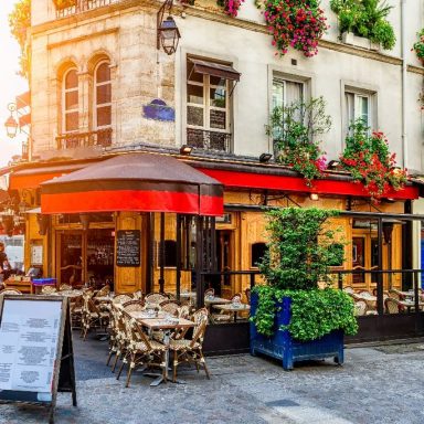 Cozy,Street,With,Tables,Of,Cafe,In,Paris,,France.,Architecture