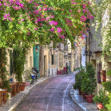 Traditional,Houses,In,Plaka,Area,Under,Acropolis,,athens,greece