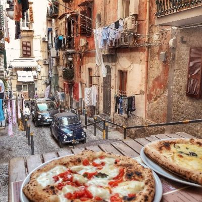 Small,Authentic,Neapolitan,Street,And,Pizza,In,Italian,Trattoria