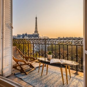 Paris,Balcony,With,Splendid,View,On,Eiffel,Tower,At,Sunset