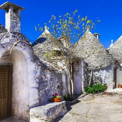 Unique,Trulli,Houses,With,Conical,Roofs,In,Alberobello,,Italy,,P