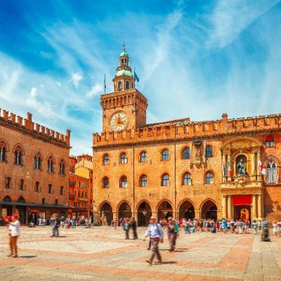 Italy,Piazza,Maggiore,In,Bologna,Old,Town,Tower,Of,Hall