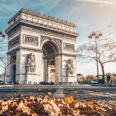 Arc,De,Triomphe,Located,In,Paris,,In,Autumn,Scenery.