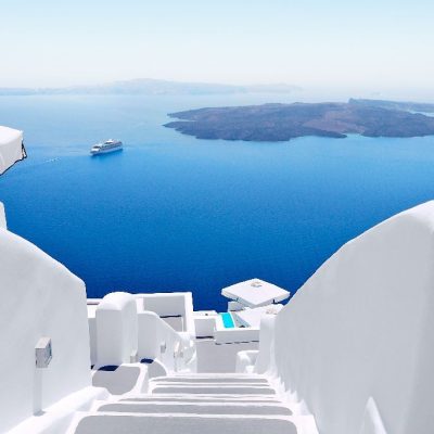 White,Wash,Staircases,On,Santorini,Island,,Greece.,The,View,Toward